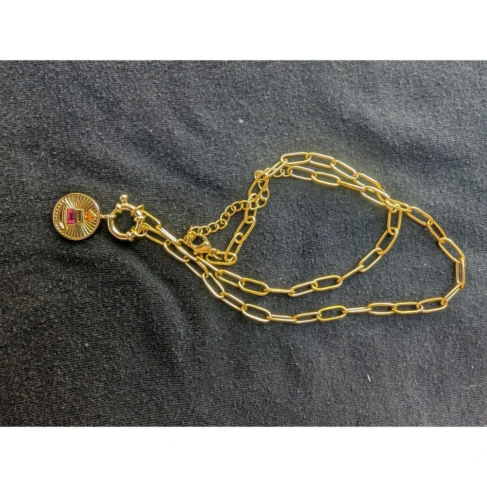 16 In Pendant‎ Necklace - Silk On Me